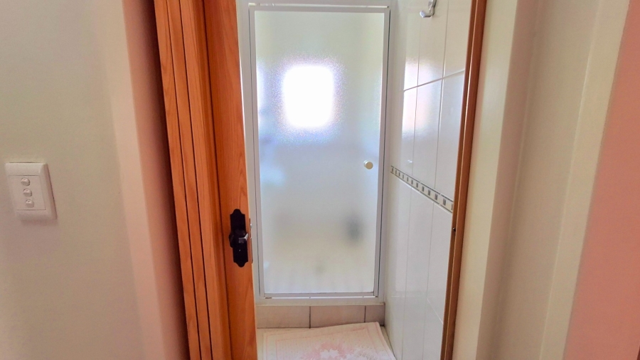 2 Bedroom Property for Sale in Roodia Free State